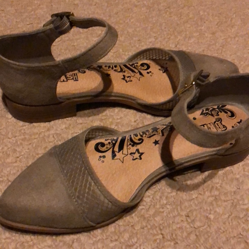 Shoes - Picture 2 of 2